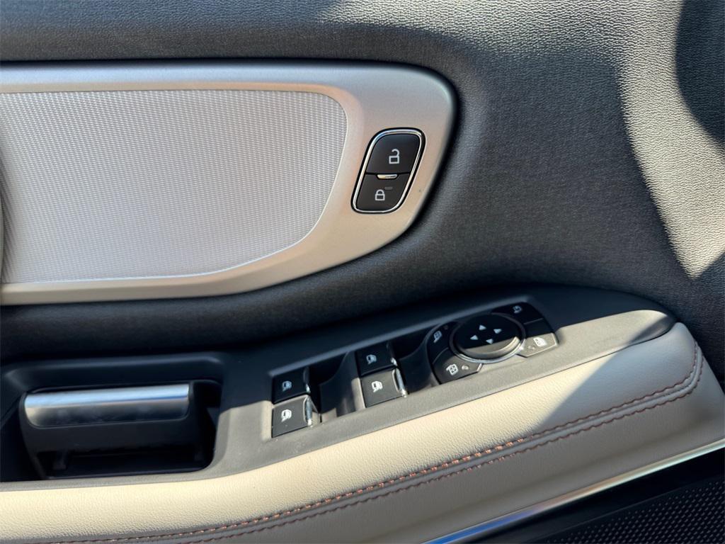 new 2025 Ford Expedition car, priced at $73,670