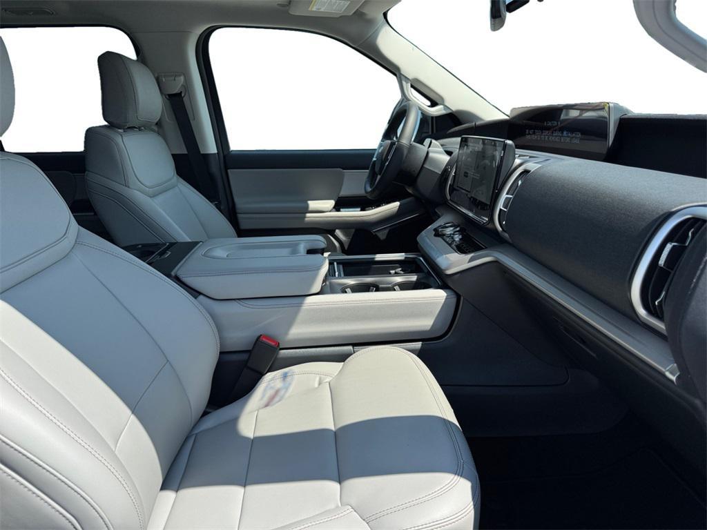 new 2025 Ford Expedition car, priced at $73,670