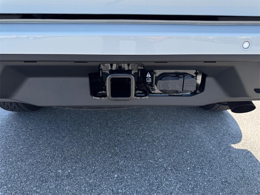 new 2025 Ford Expedition car, priced at $73,670