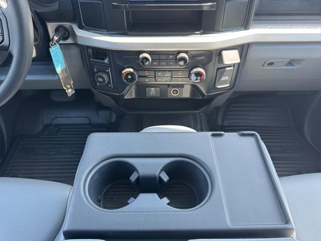 new 2025 Ford F-250 car, priced at $55,690