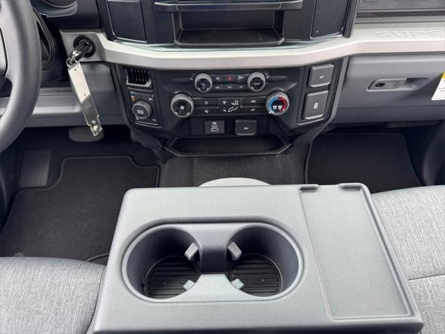 new 2025 Ford F-250 car, priced at $60,270