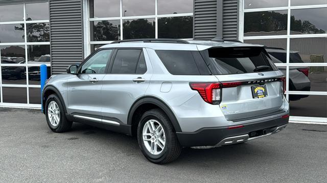 new 2025 Ford Explorer car, priced at $40,695