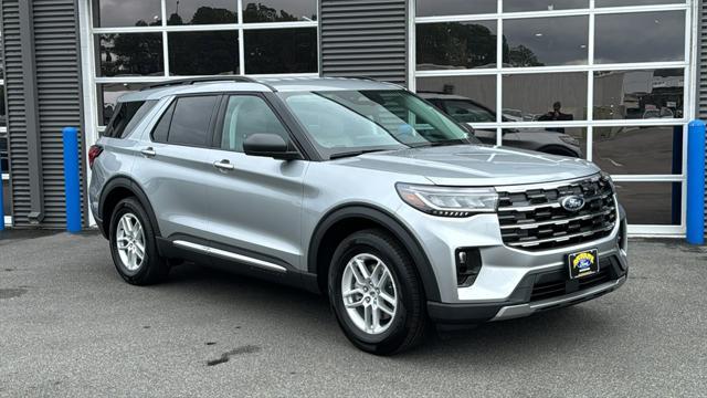 new 2025 Ford Explorer car, priced at $43,370