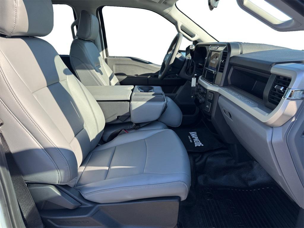 new 2025 Ford F-250 car, priced at $67,100