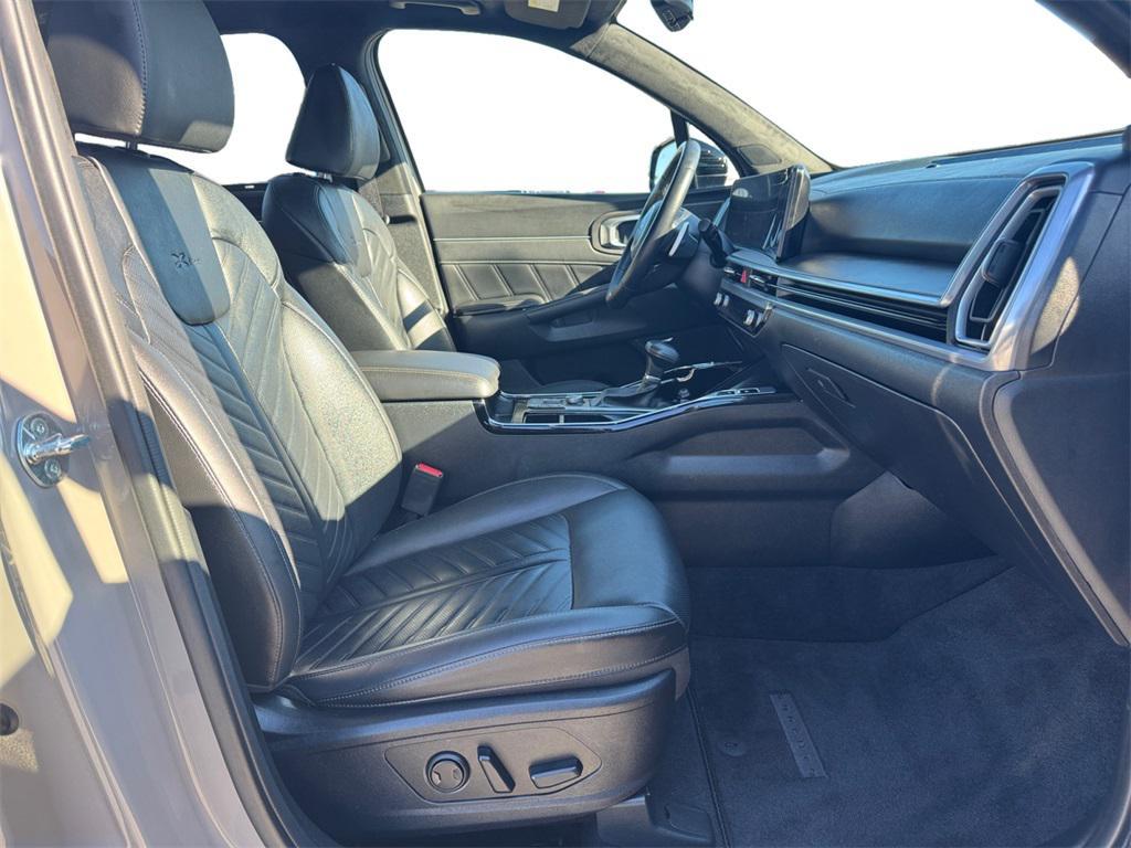 used 2025 Kia Sorento car, priced at $37,999