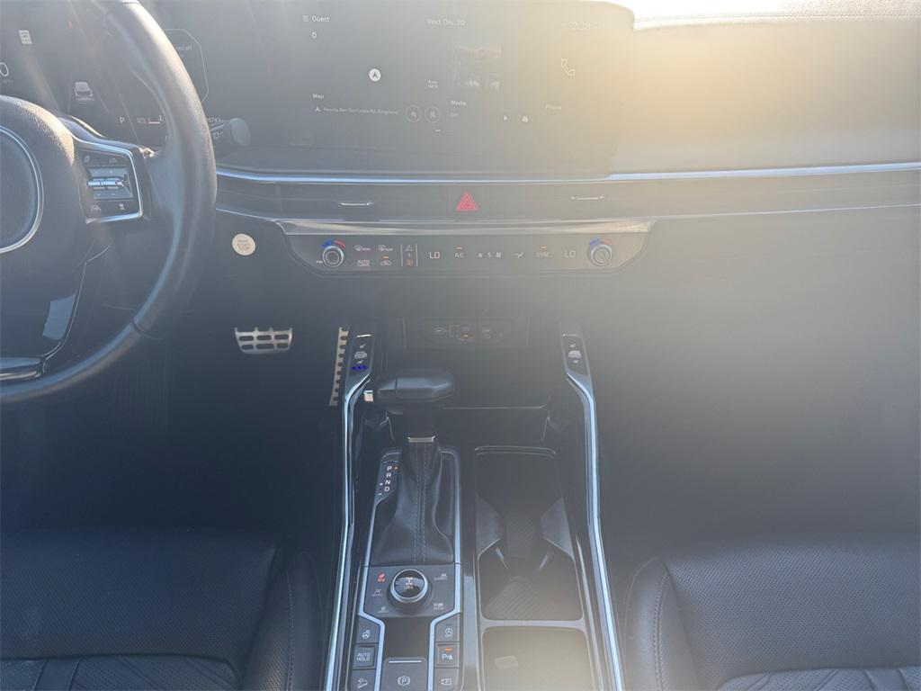 used 2025 Kia Sorento car, priced at $37,999