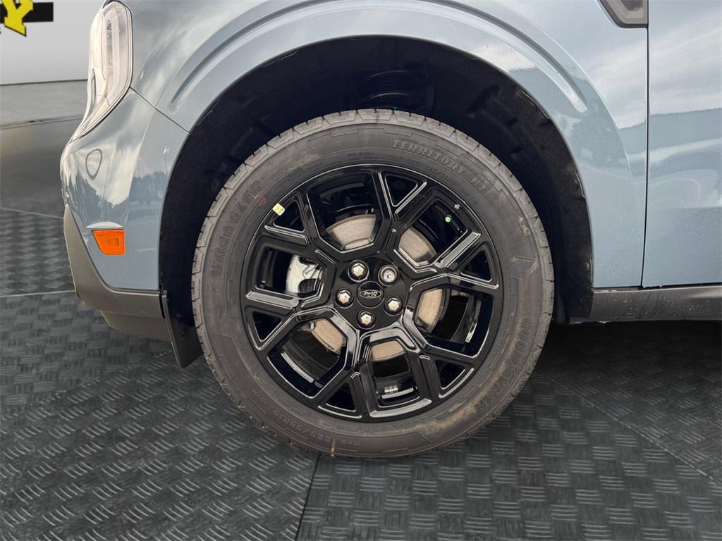 new 2025 Ford Maverick car, priced at $41,040