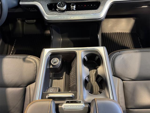 new 2025 Ford Expedition car, priced at $84,290