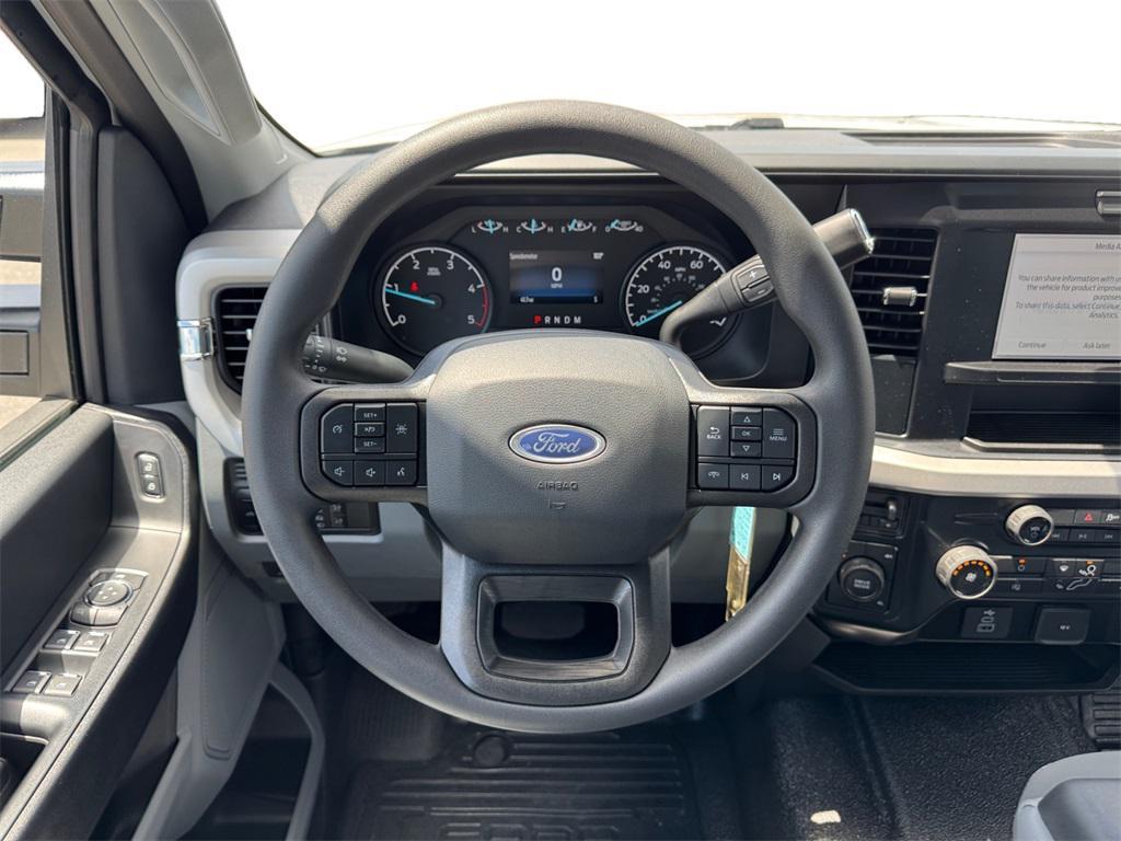 new 2025 Ford F-450 car, priced at $75,385