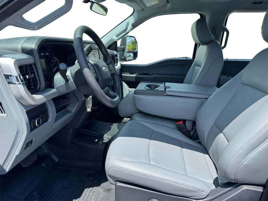 new 2025 Ford F-450 car, priced at $75,385