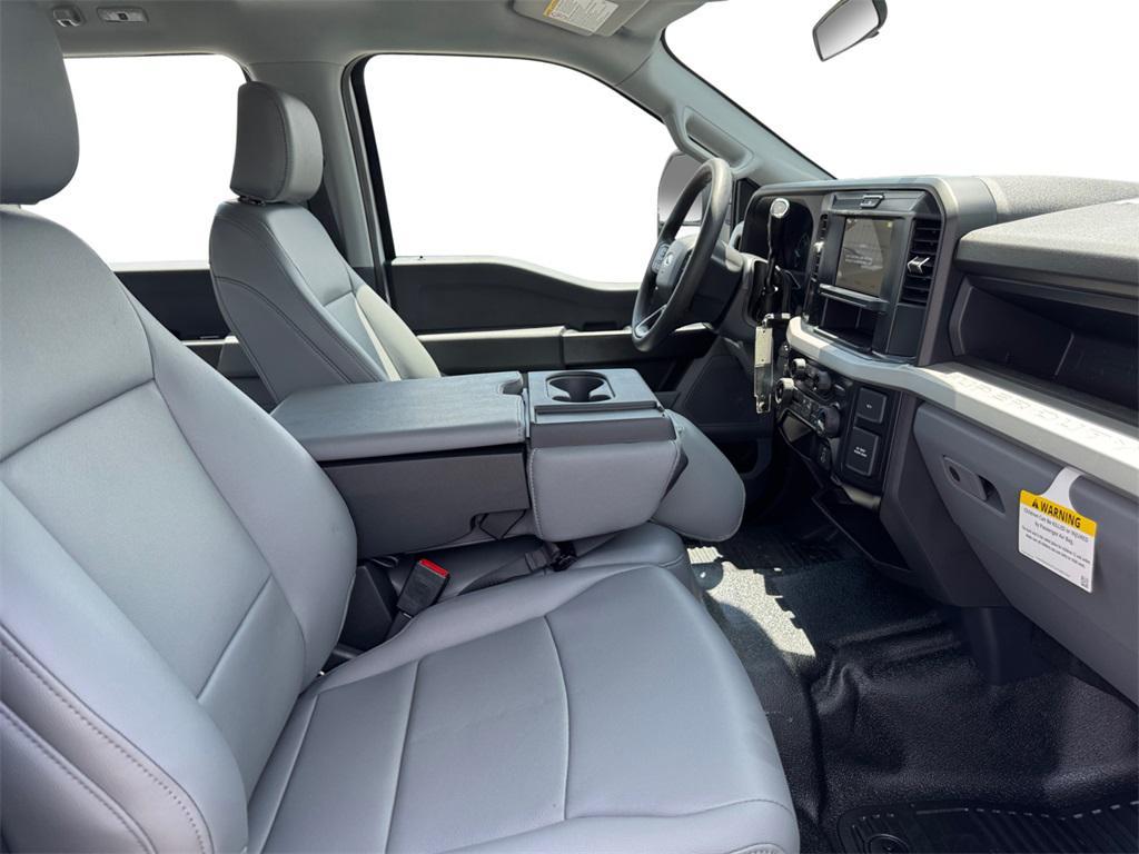 new 2025 Ford F-450 car, priced at $75,385