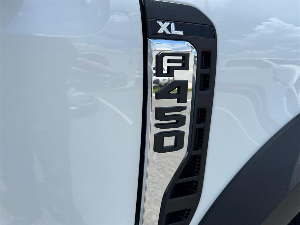 new 2025 Ford F-450 car, priced at $75,385