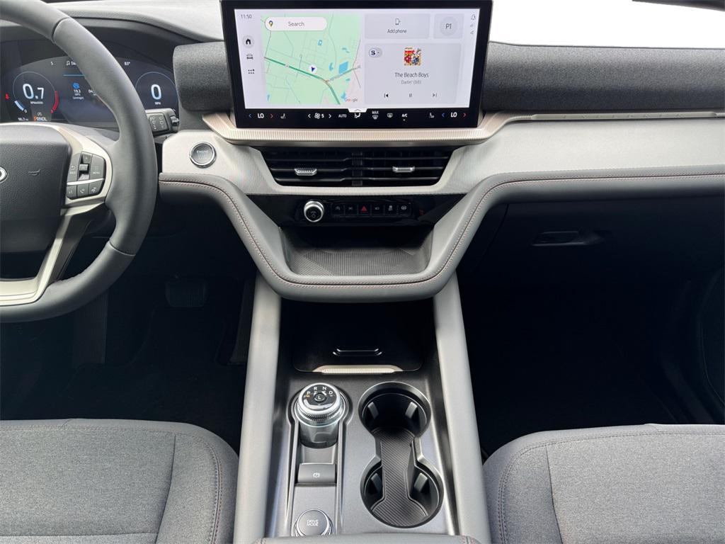 new 2025 Ford Explorer car, priced at $40,305