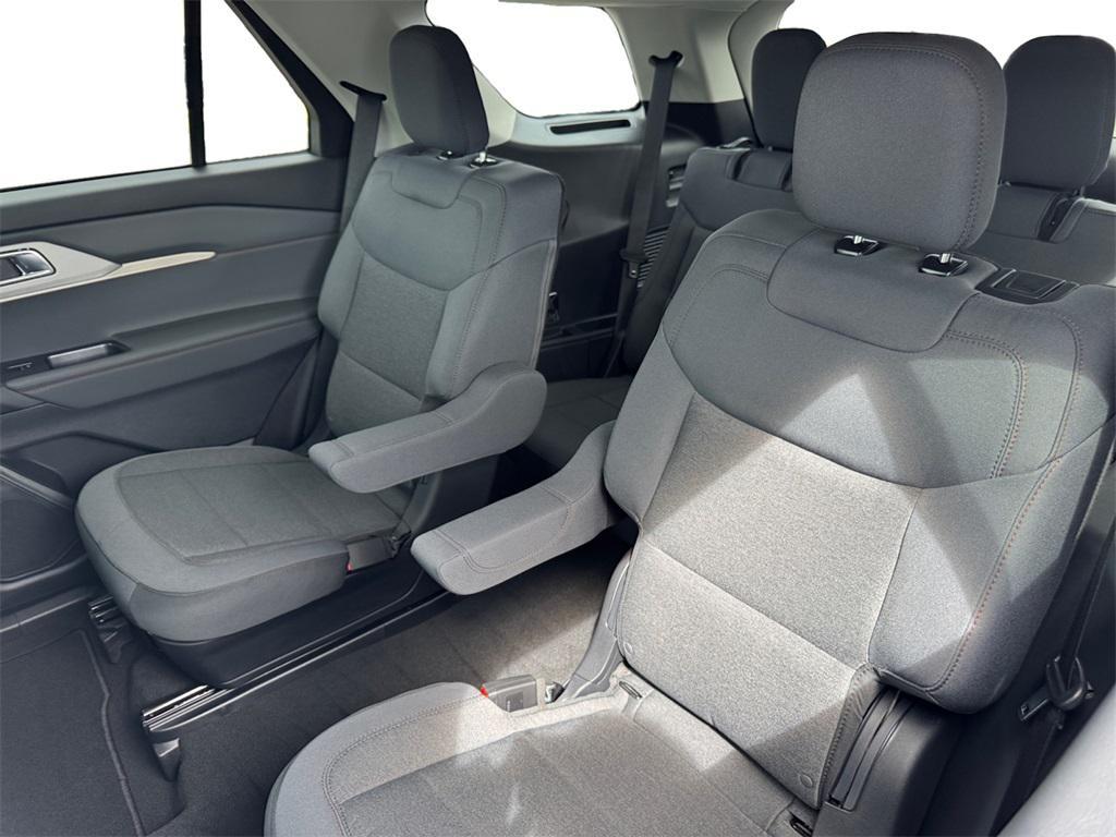 new 2025 Ford Explorer car, priced at $40,305