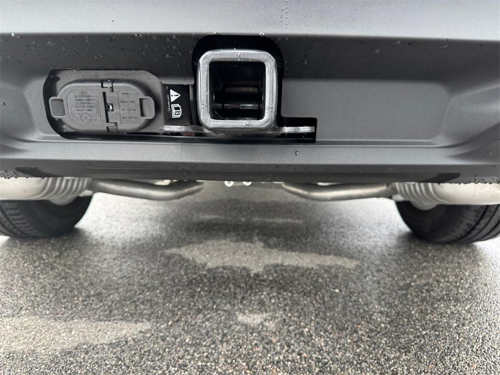 new 2025 Ford Explorer car, priced at $40,305