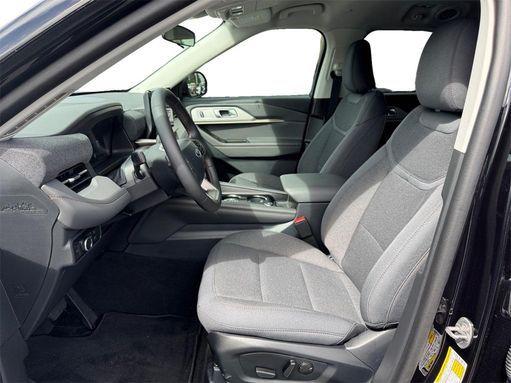 new 2025 Ford Explorer car, priced at $40,305