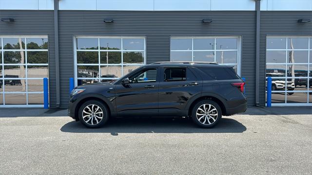 new 2025 Ford Explorer car, priced at $48,305