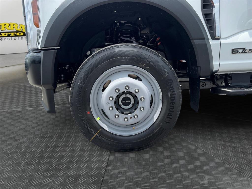 new 2025 Ford F-450 car, priced at $76,535