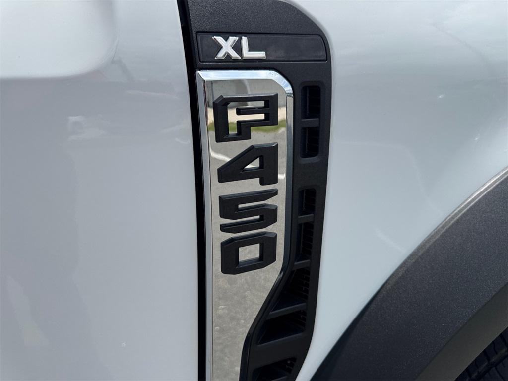 new 2025 Ford F-450 car, priced at $76,535