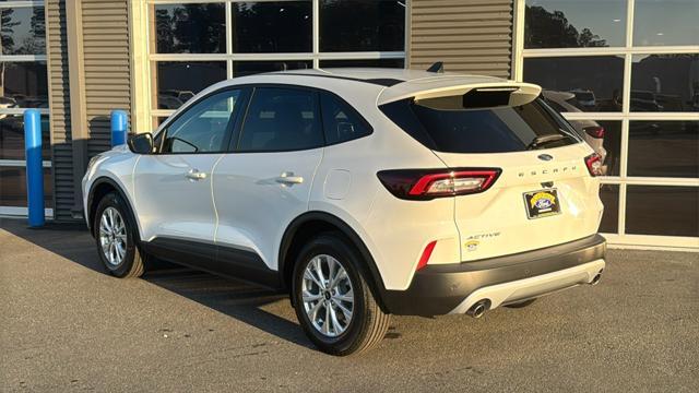 new 2025 Ford Escape car, priced at $29,680