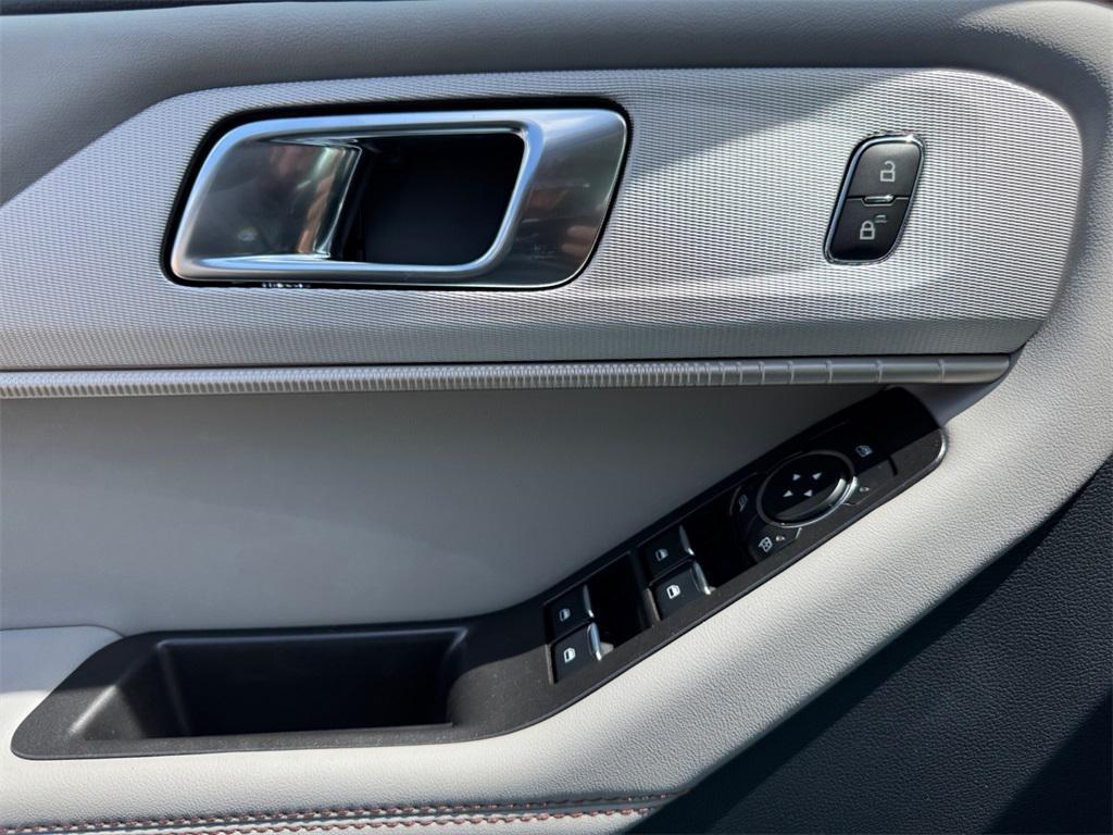 new 2025 Ford Explorer car, priced at $44,280