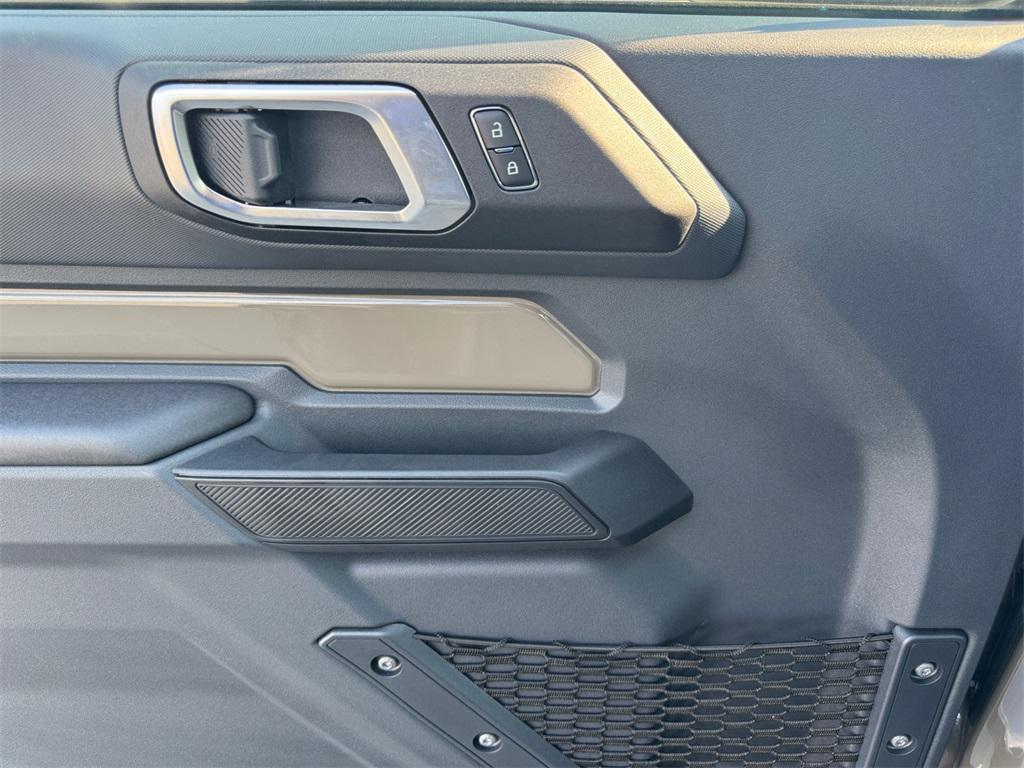 new 2025 Ford Bronco car, priced at $40,800