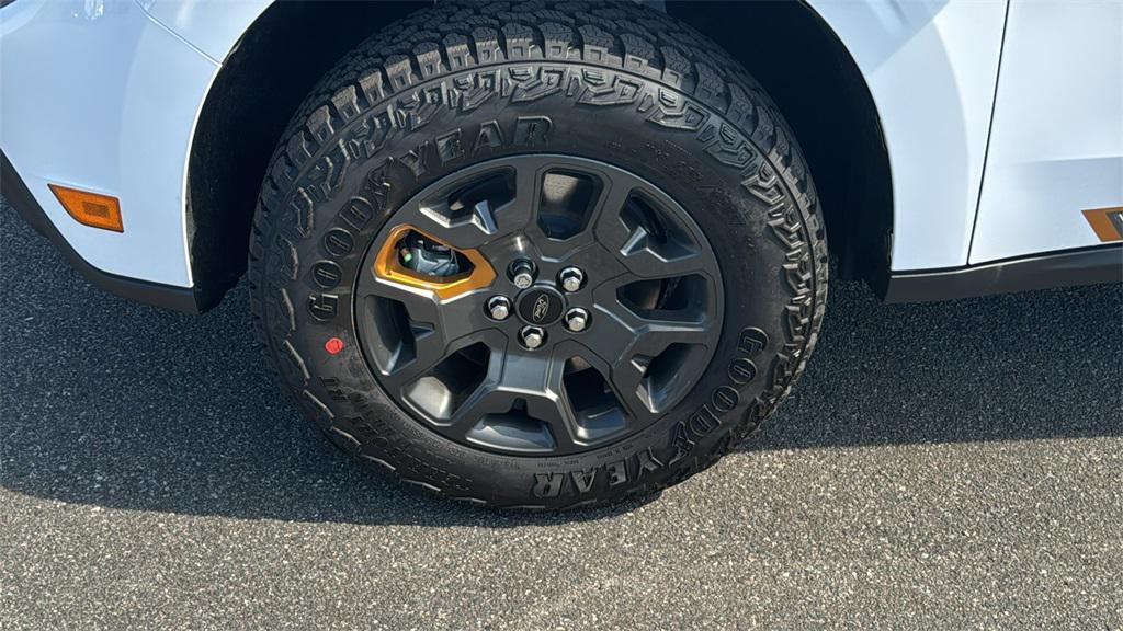 new 2025 Ford Maverick car, priced at $40,290