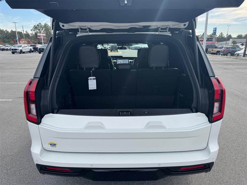 new 2025 Ford Expedition car, priced at $86,045