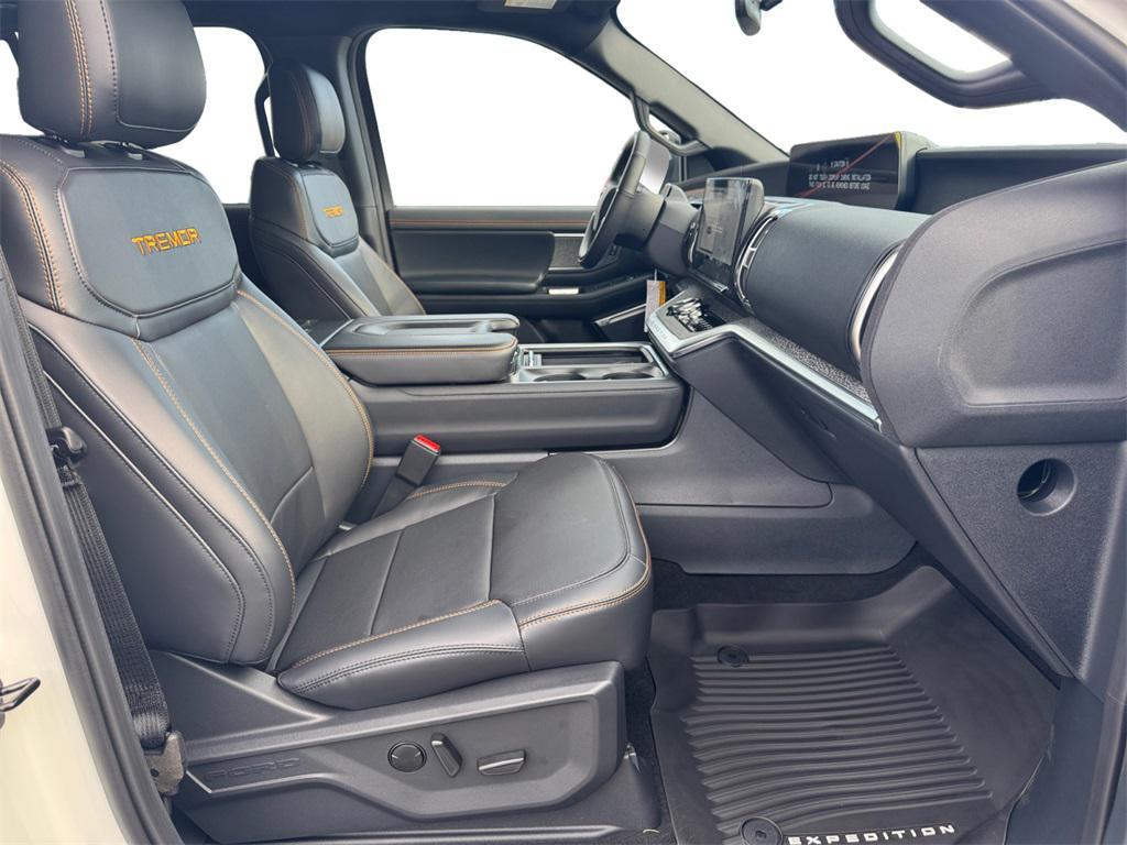 new 2025 Ford Expedition car, priced at $86,045