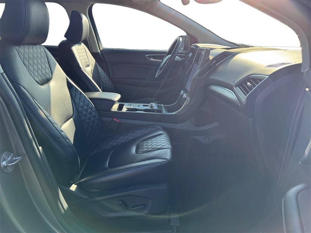 used 2024 Ford Edge car, priced at $29,999