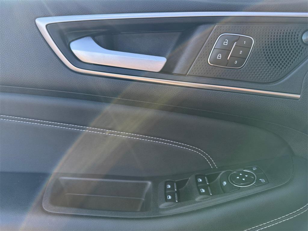 used 2024 Ford Edge car, priced at $29,999