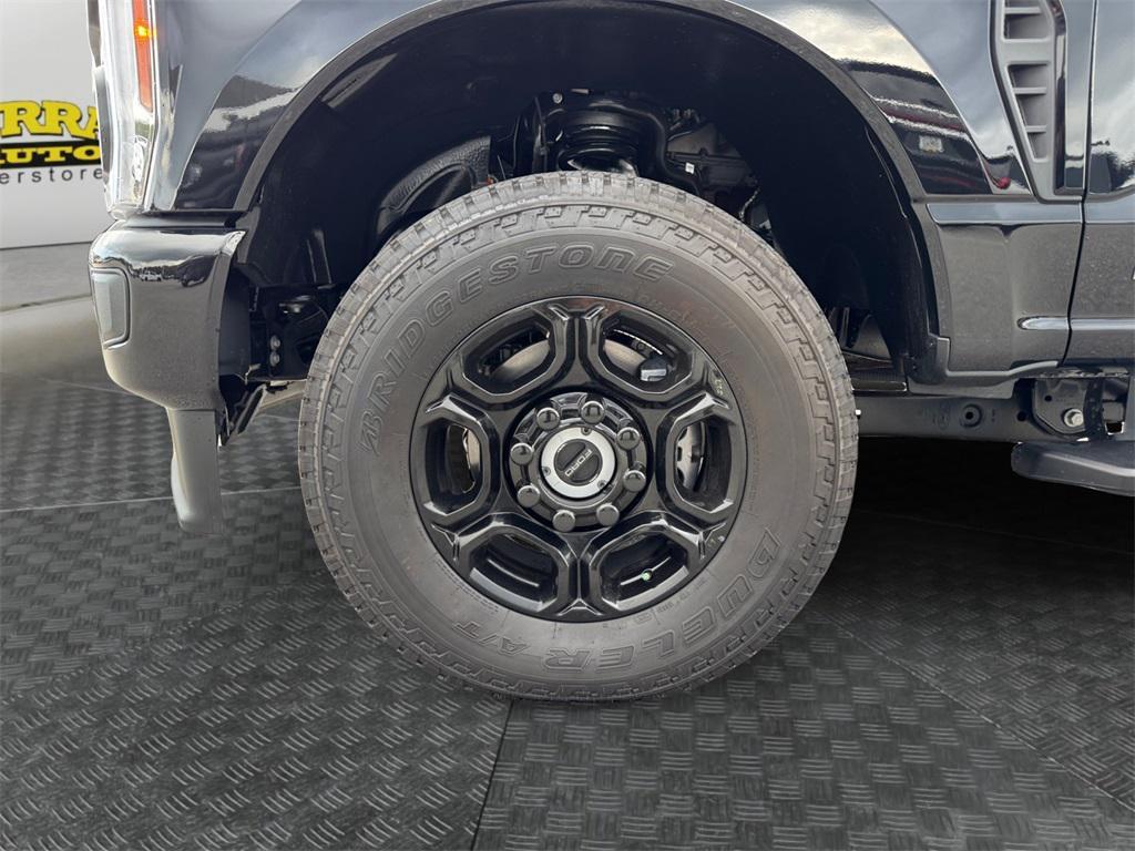 new 2025 Ford F-250 car, priced at $68,900