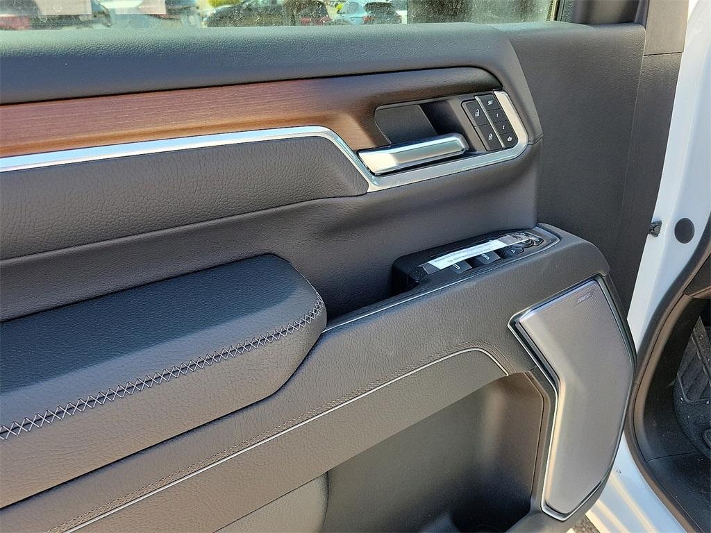 new 2025 GMC Sierra 2500 car, priced at $84,500