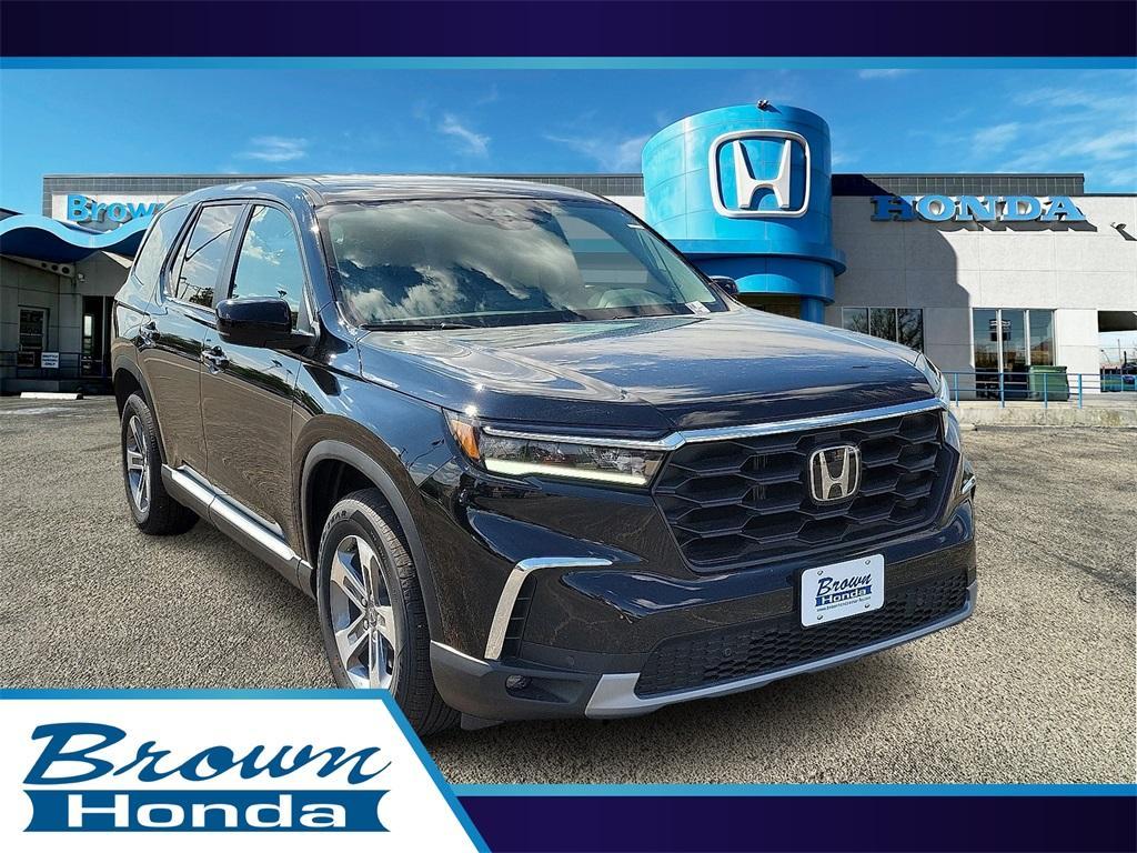 new 2025 Honda Pilot car, priced at $46,795
