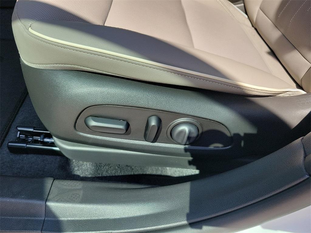 new 2025 Buick Envista car, priced at $31,594