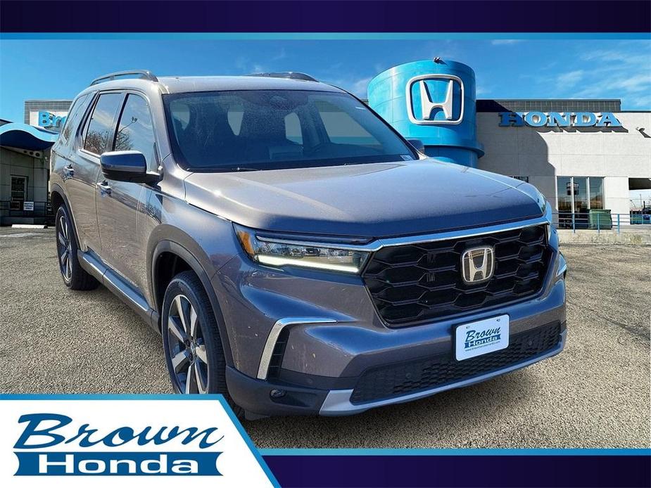 new 2025 Honda Pilot car, priced at $49,465