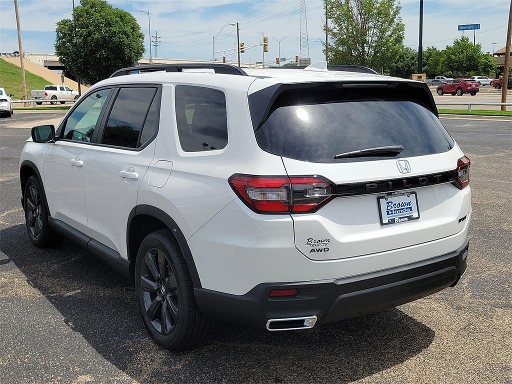 new 2025 Honda Pilot car, priced at $43,995