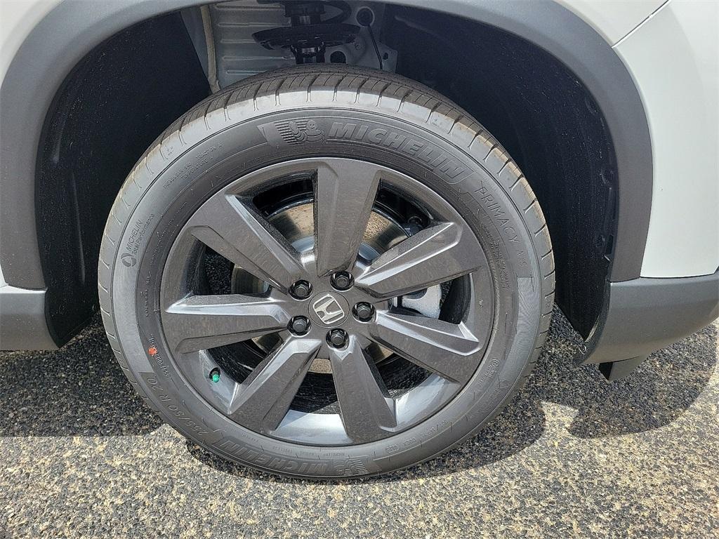 new 2025 Honda Pilot car, priced at $43,995