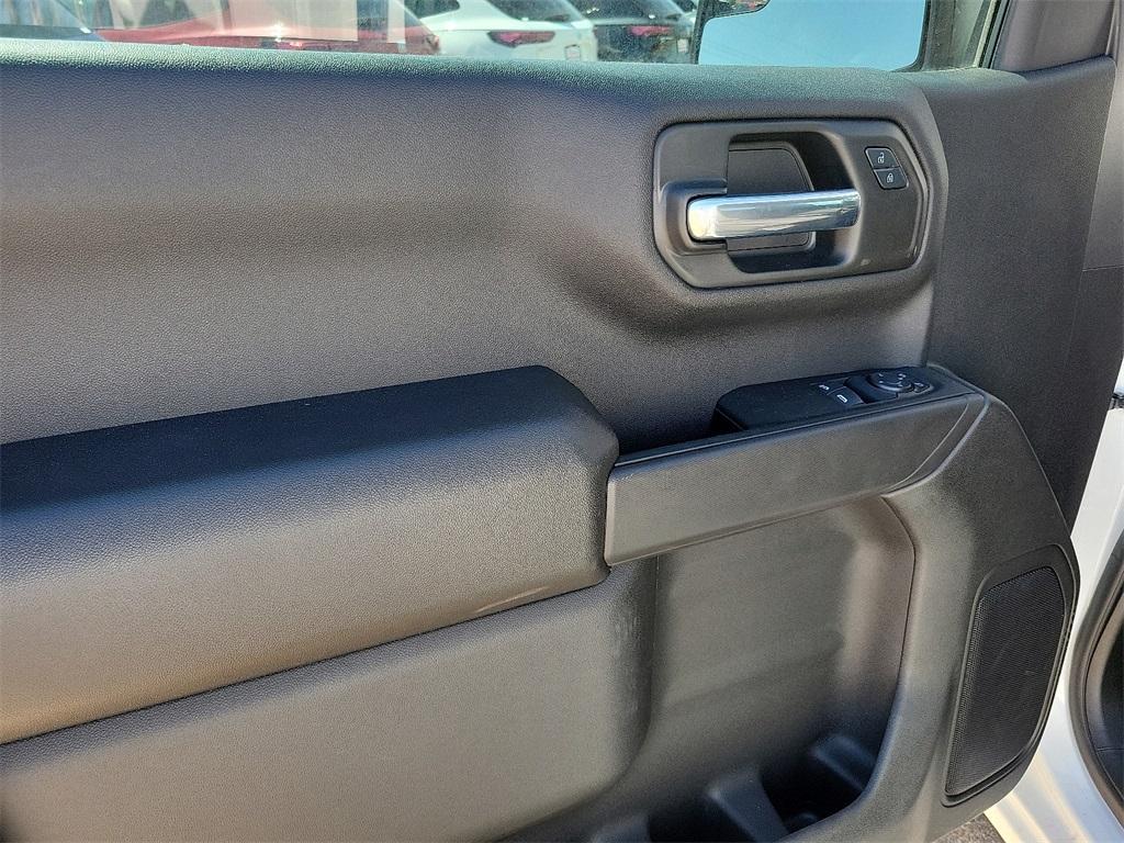 new 2025 GMC Sierra 1500 car, priced at $38,641