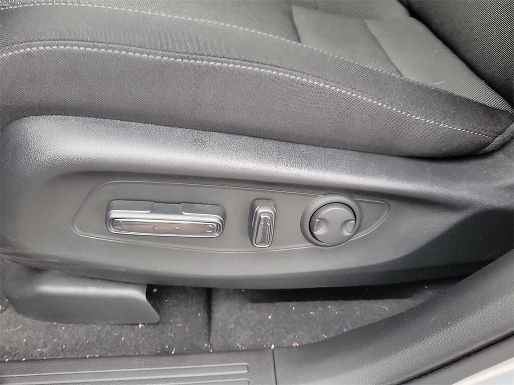 used 2025 Honda CR-V car, priced at $32,274