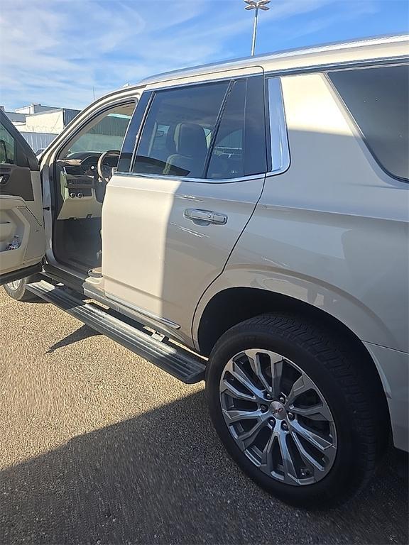 used 2021 GMC Yukon car, priced at $51,632