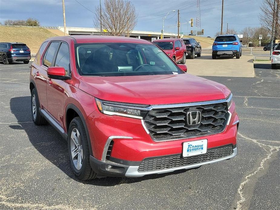 new 2025 Honda Pilot car, priced at $43,990