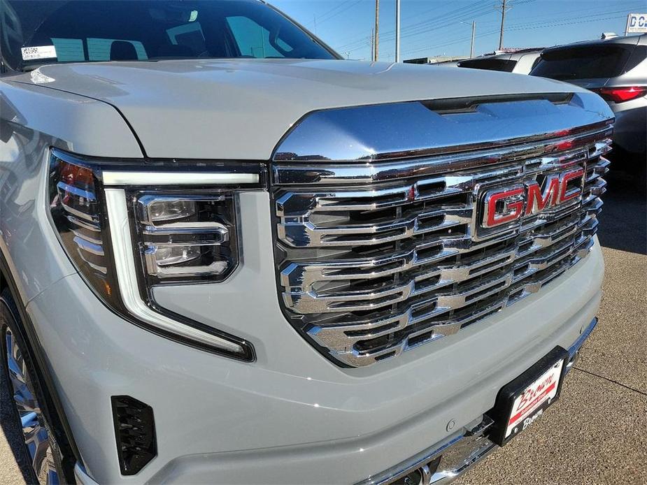 new 2025 GMC Sierra 1500 car, priced at $73,577