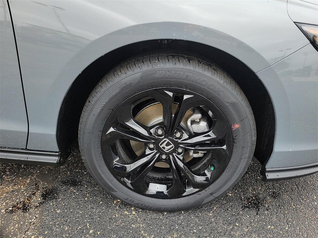 new 2025 Honda Accord car, priced at $31,595