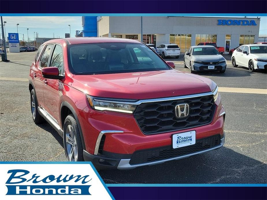 new 2025 Honda Pilot car, priced at $43,990