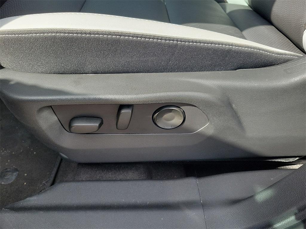 new 2025 Buick Envision car, priced at $37,905