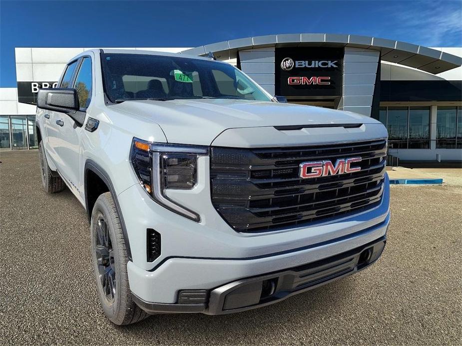 new 2025 GMC Sierra 1500 car, priced at $52,040