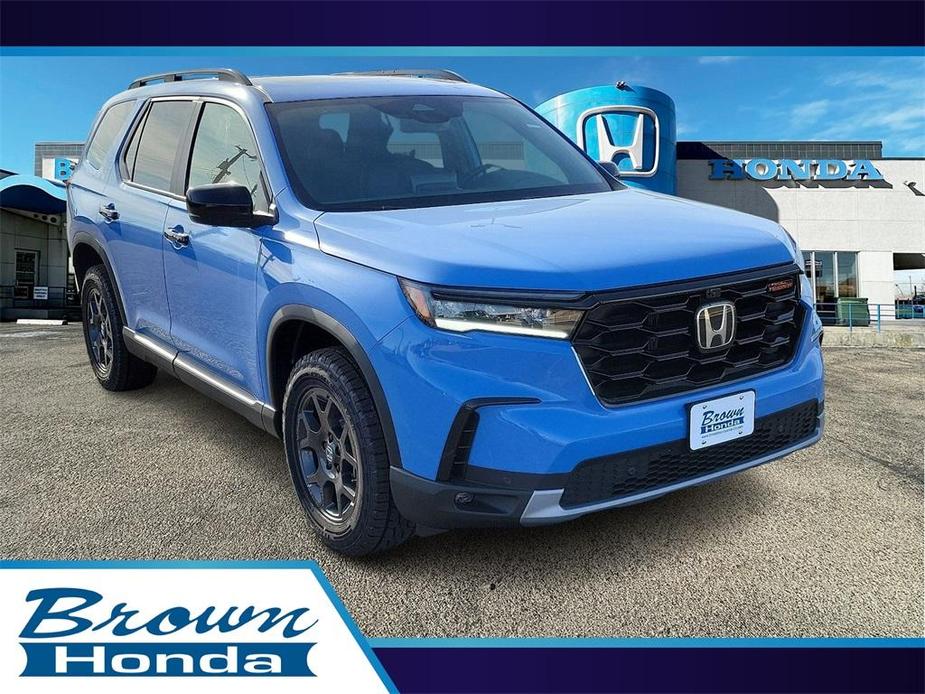 new 2025 Honda Pilot car, priced at $49,713