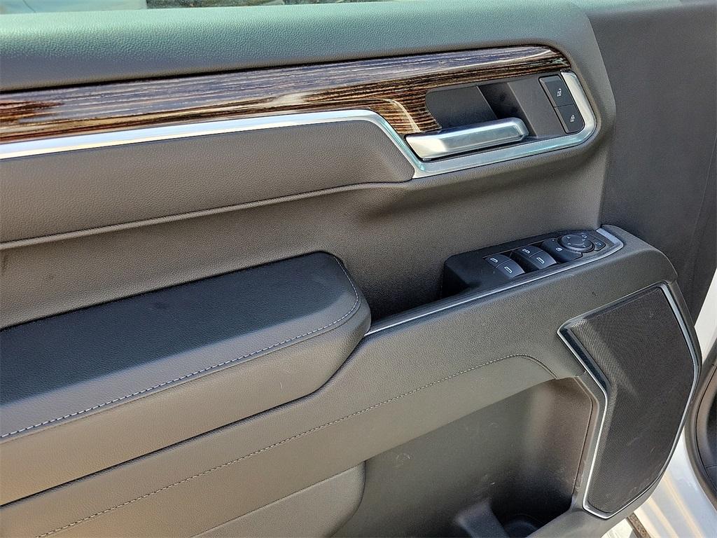 new 2025 GMC Sierra 1500 car, priced at $52,500