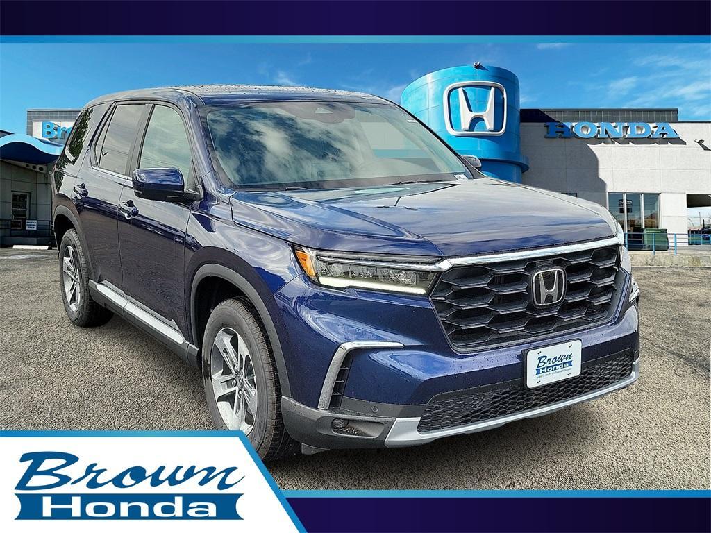 new 2025 Honda Pilot car, priced at $46,895